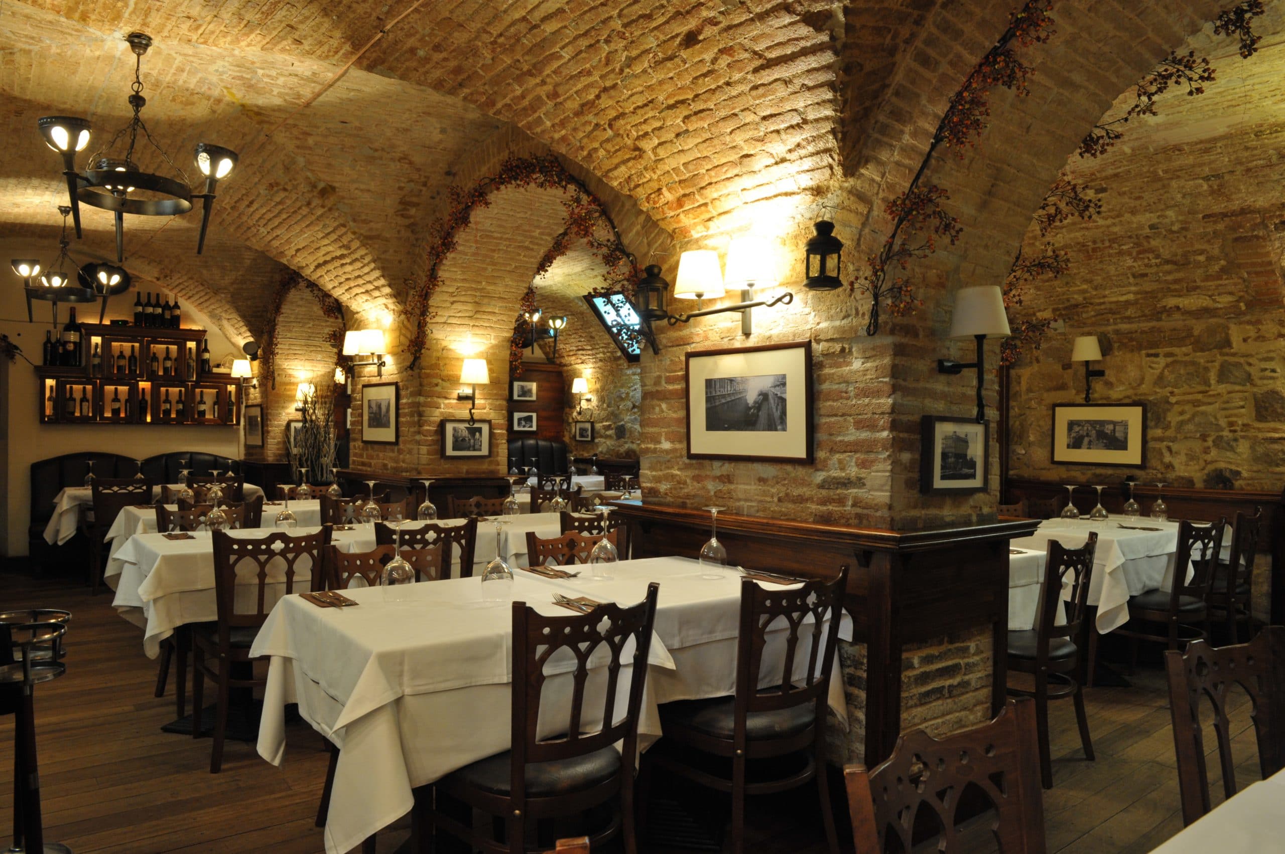 Steakhouse room Italian restaurant Rossini