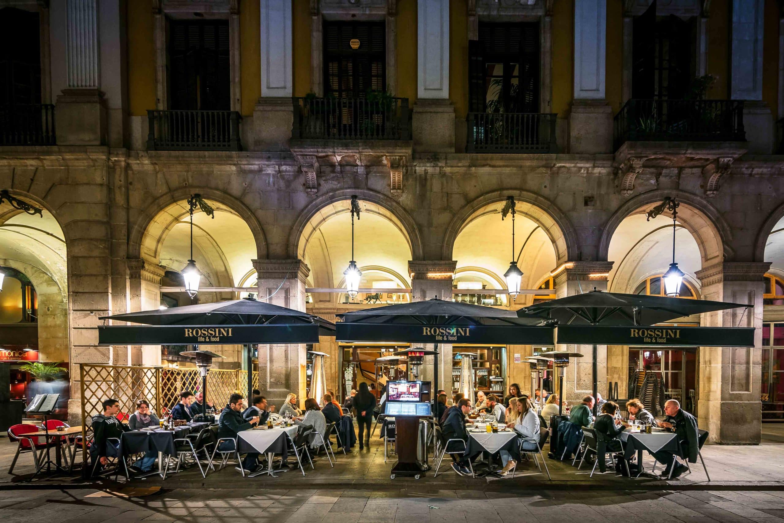 fachada restaurante italiano Rossini cena fin de año