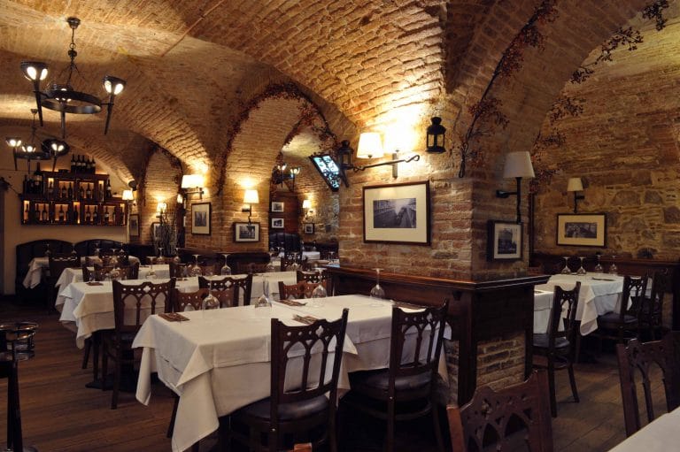 Restaurant with live music in Barcelona