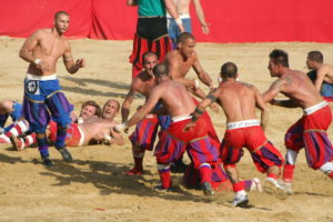 calcio in costume tradició de la toscana