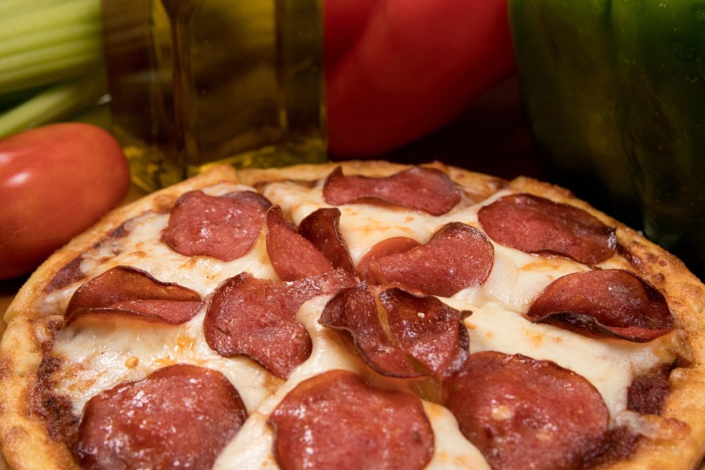 Italienische Peperoni-Pizza