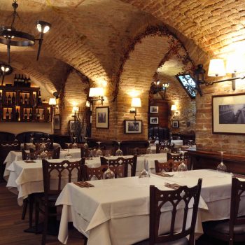 Sala rustica restaurante italiano Rossini